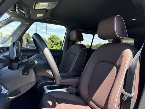 New 2025 Volkswagen ID. Buzz Pro S image 12