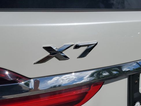 Used 2022 BMW X7 xDrive40i w/ Premium Package image 5