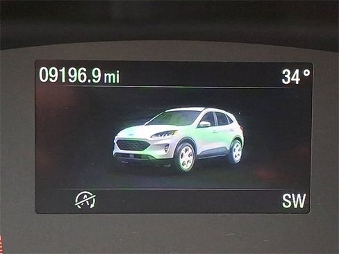 Used 2022 Ford Escape SE w/ SE Sport Appearance Package image 20