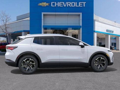 New 2026 Chevrolet Equinox EV LT image 5