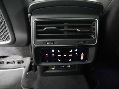 Used 2021 Audi Q8 Prestige w/ Prestige Package image 33