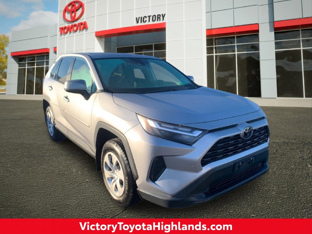 Used 2024 Toyota RAV4 LE AWD/4WD image 1