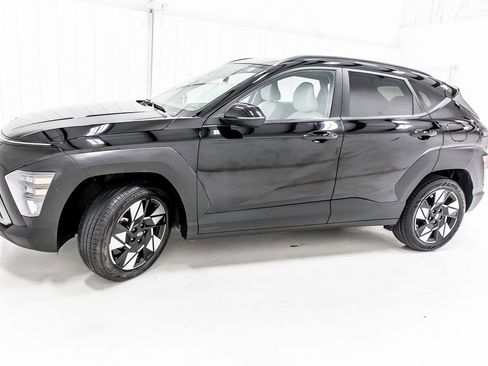 Used 2024 Hyundai Kona SEL FWD image 3