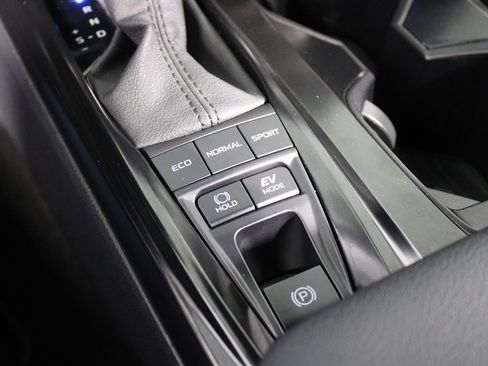 Used 2025 Toyota Camry SE FWD image 19