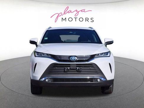 Used 2024 Toyota Venza XLE AWD/4WD image 2