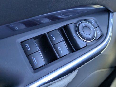 Certified 2023 Cadillac XT4 Luxury FWD image 14