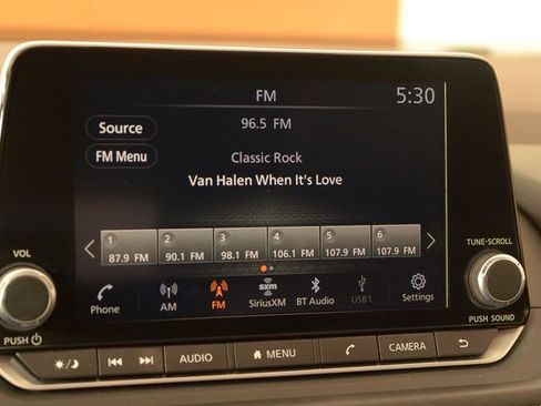 Used 2023 Nissan Rogue SL image 29