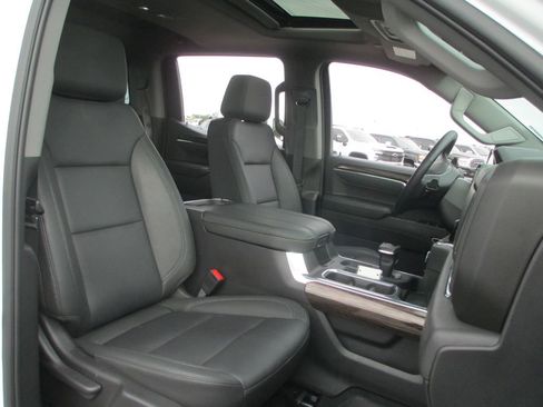 Used 2025 GMC Sierra 1500 Elevation w/ Elevation Premium Package image 25