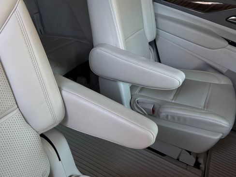 Used 2022 Cadillac Escalade Sport Platinum w/ LPO, ONYX Package image 45