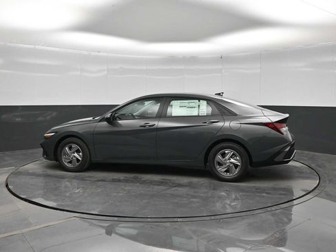 New 2026 Hyundai Elantra SE FWD image 5