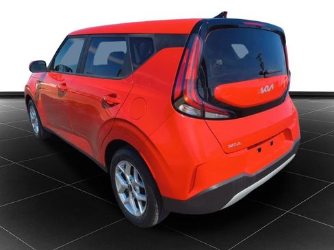Used 2023 Kia Soul LX w/ LX Technology Package image 5