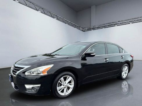Used 2015 Nissan Altima 2.5 SV w/ Convenience Package FWD image 11
