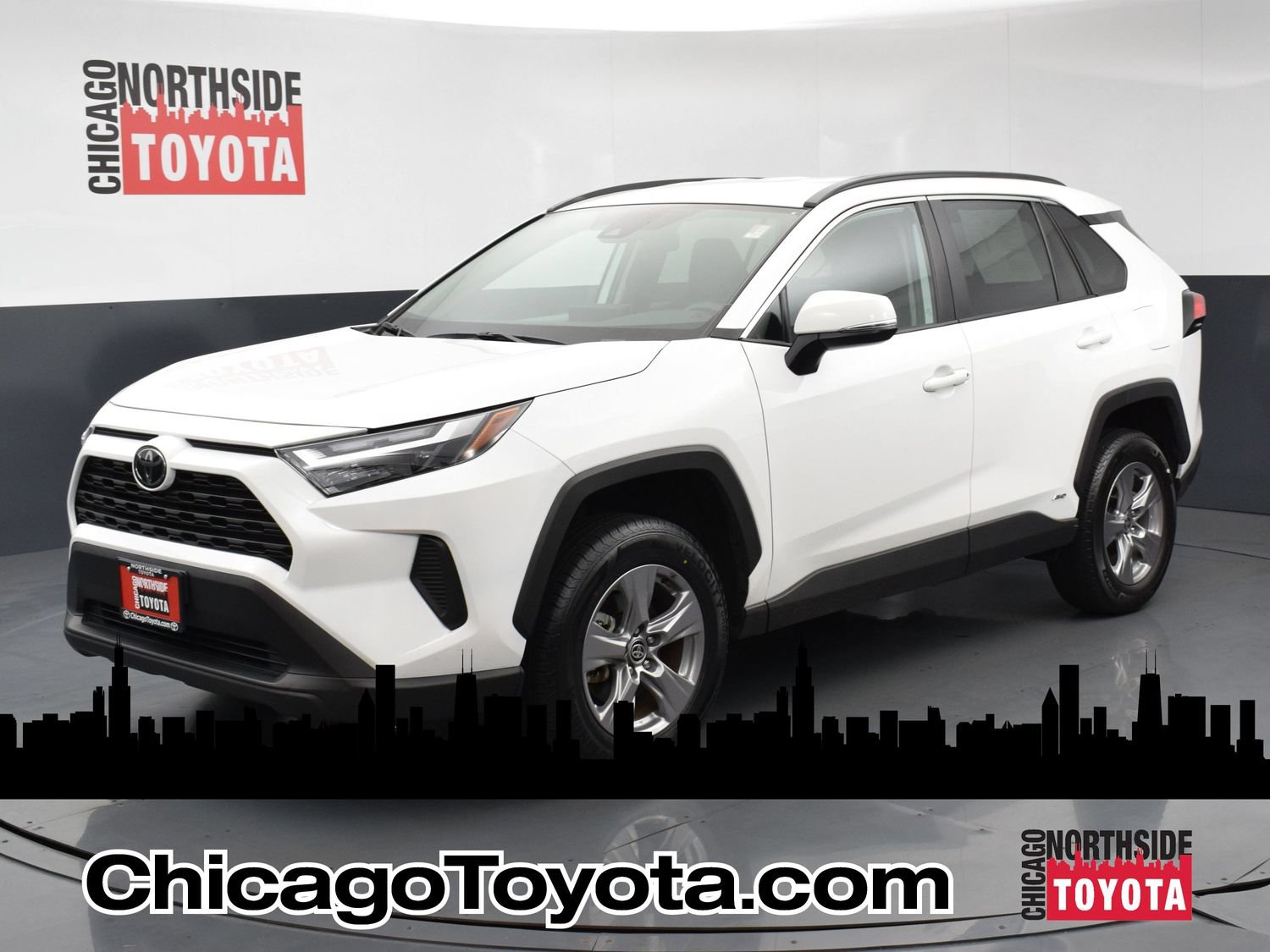 Used 2025 Toyota RAV4 XLE AWD/4WD image 1