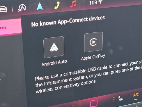 New 2025 Volkswagen Tiguan SE image 9