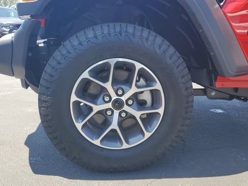 Used 2025 Jeep Wrangler Unlimited Sport AWD/4WD image 7