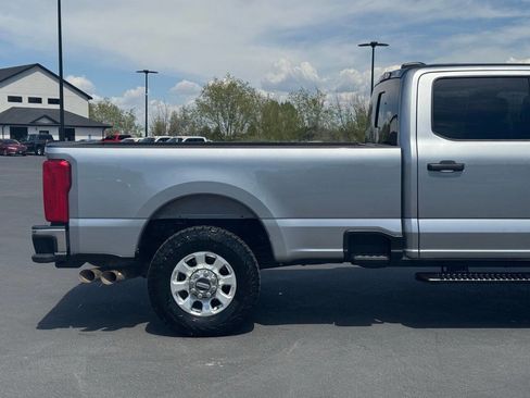 Used 2023 Ford F350 XLT w/ FX4 Off-Road Package AWD/4WD image 5