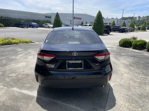 Used 2024 Toyota Corolla LE FWD image 4
