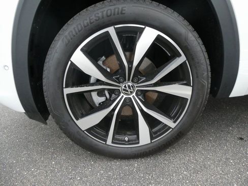 New 2026 Volkswagen Atlas SEL Premium R-Line AWD/4WD image 36