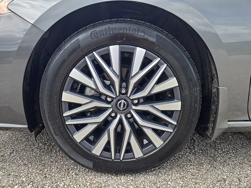 Used 2023 Nissan Altima 2.5 SV FWD image 25