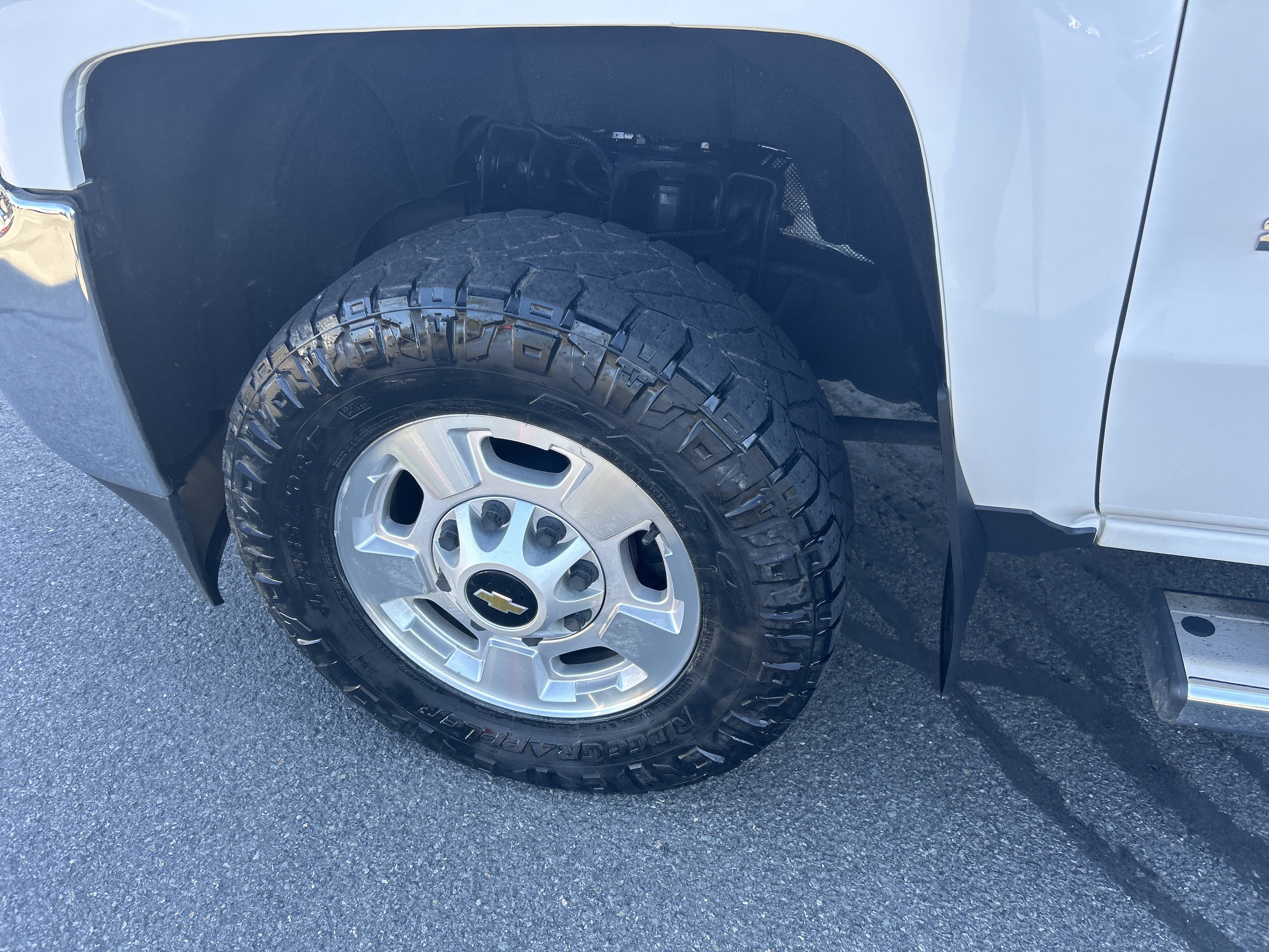 Used 2017 Chevrolet Silverado 2500 W/T w/ Snow Plow Prep Package AWD/4WD image 4