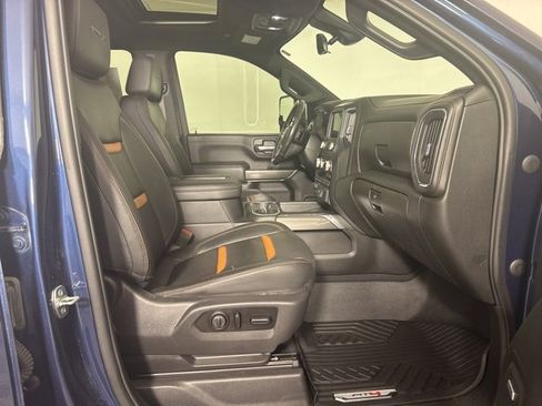 Used 2020 GMC Sierra 2500 AT4 w/ AT4 Premium Package image 4