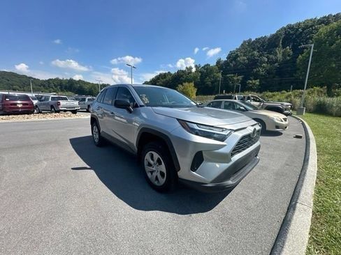 Used 2024 Toyota RAV4 LE FWD image 16