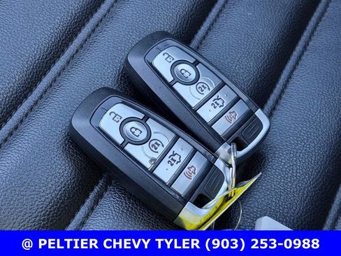 Used 2019 Ford Fusion SEL image 38