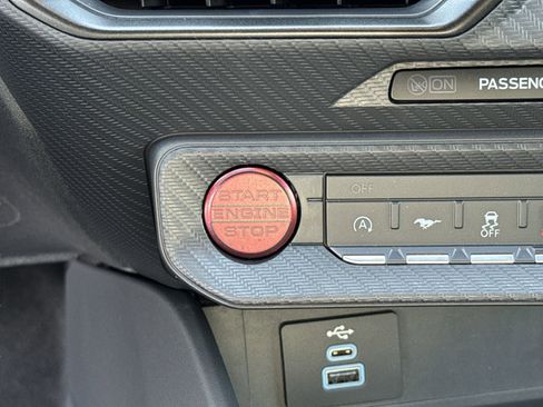 Used 2025 Ford Mustang GT RWD image 59