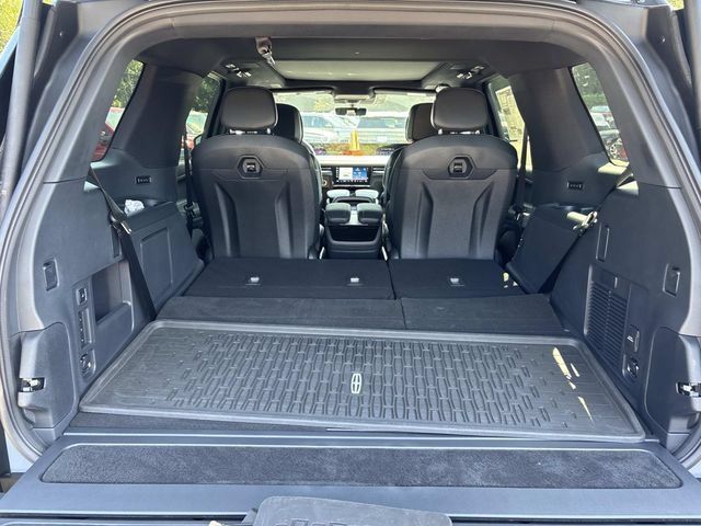 New 2027 Lincoln Navigator Reserve w/ Jet Appearance Package AWD/4WD image 12