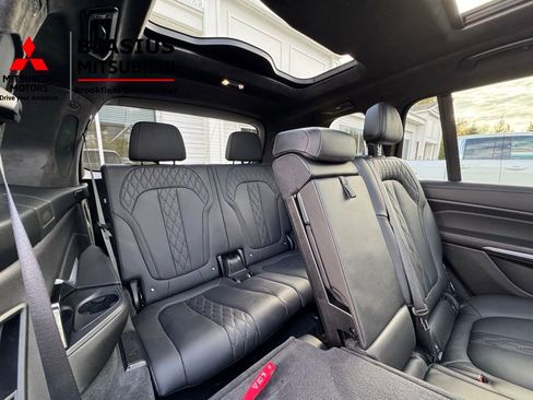 Used 2025 BMW X7 M60i w/ Climate Comfort Package image 18