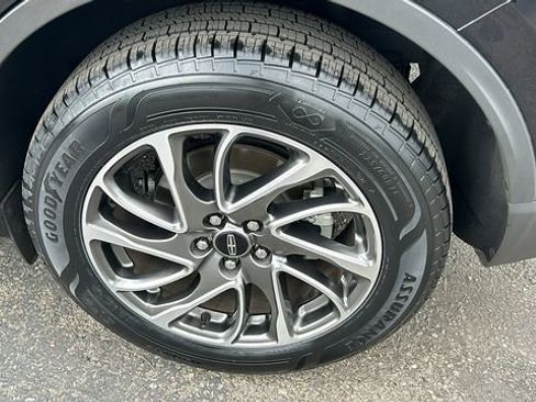 Used 2022 Lincoln Corsair FWD w/ Equipment Group 101A image 6