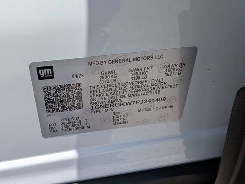 Used 2023 Chevrolet Traverse LT FWD image 28