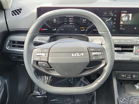 Used 2025 Kia K4 EX FWD image 18