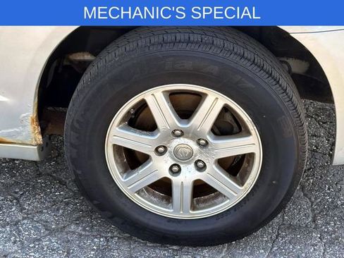Used 2010 Chrysler Town & Country Touring w/ Heated Seat Group FWD image 8