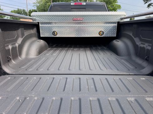 Used 2022 RAM 1500 Laramie AWD/4WD image 9