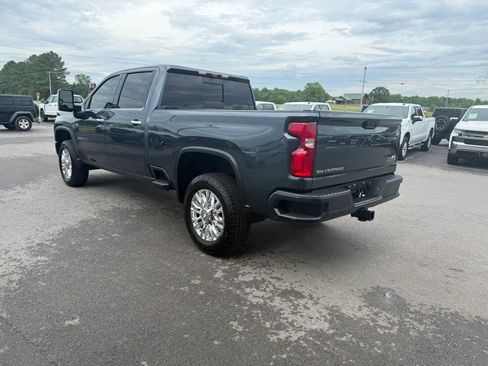 Used 2020 Chevrolet Silverado 3500 High Country w/ Z71 Off-Road Package AWD/4WD image 3