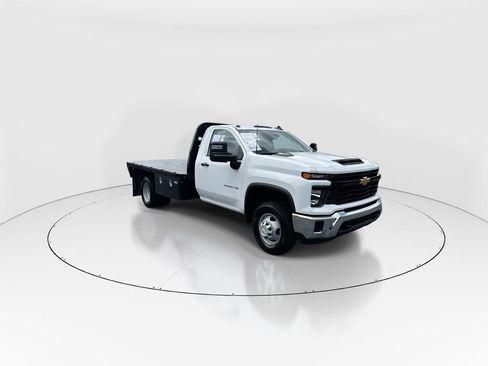 Used 2025 Chevrolet Silverado 3500 W/T w/ WT Convenience Package RWD image 2