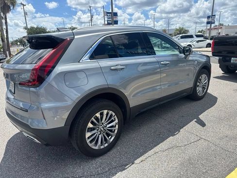 Used 2024 Cadillac XT4 Premium Luxury w/ Technology Package FWD image 5