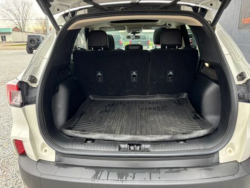 Used 2020 Ford Escape SEL image 5