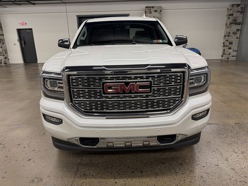Used 2017 GMC Sierra 1500 Denali image 2