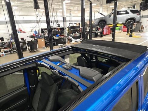 Used 2024 Jeep Wrangler Unlimited w/ Convenience Group image 14