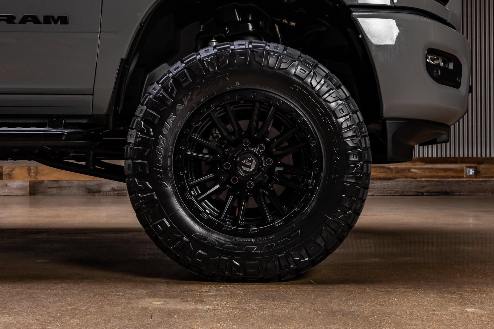 Used 2026 RAM 2500 Laramie AWD/4WD image 12