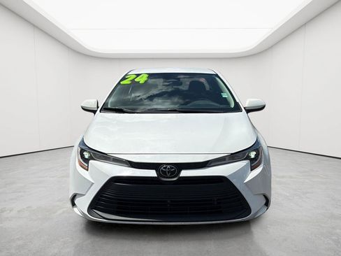 Used 2024 Toyota Corolla LE FWD image 2