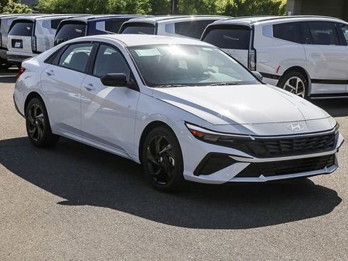 New 2026 Hyundai Elantra Sport FWD image 6