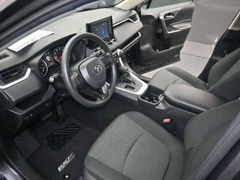 Used 2022 Toyota RAV4 XLE w/ Convenience Package FWD image 6