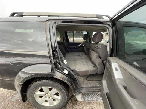 Used 2008 Nissan Pathfinder SE w/ Premium Pkg image 24