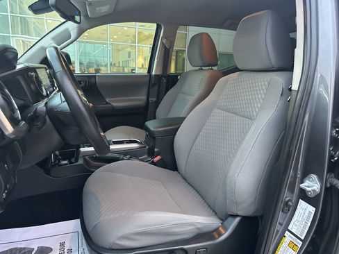 Used 2021 Toyota Tacoma SR5 image 12