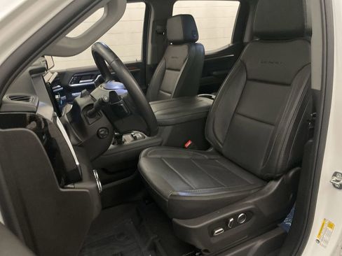 Used 2025 GMC Sierra 1500 Denali AWD/4WD image 14
