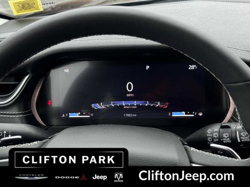 Certified 2023 Jeep Grand Cherokee Limited w/ Luxury Tech Group II image 24