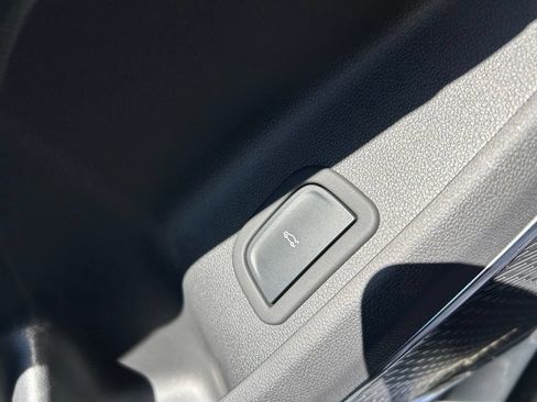 Used 2026 Chevrolet Traverse RS FWD image 51